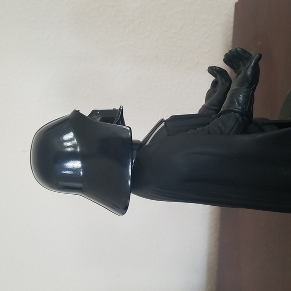 Darth Vader cable guy - Picture 3 of 4
